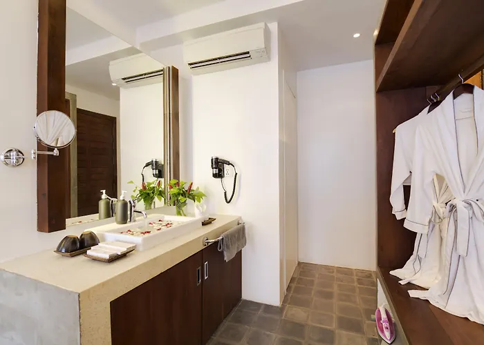 Hotel Solitaire Damnak 4*